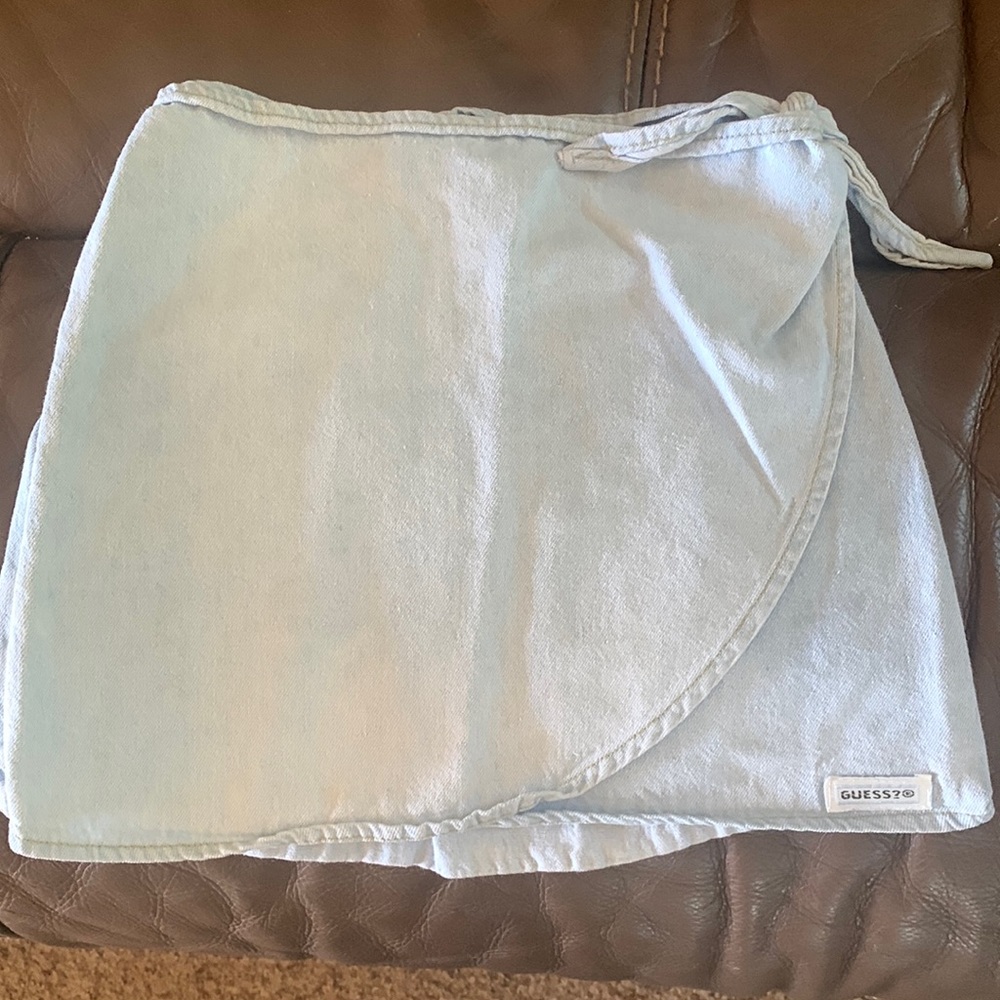 This is a guess wrap skirt. Adorable!!